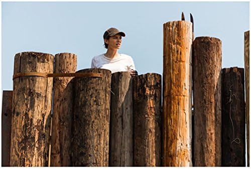 Ходещи мъртъвци Лорън Коен, в ролята на Маги на върха на оградата Снимка с размери 8 х 10 см
