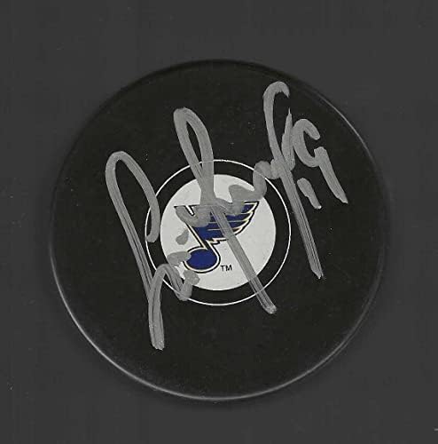 Скот Мелланби подписа шайбата Сейнт Луис Блус - за Миене на НХЛ с автограф
