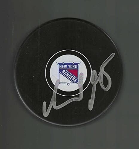 Джерард Галант подписа на шайбата на Ню Йорк Рейнджърс - за Миене на НХЛ с автограф