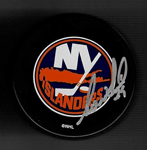 Радек Мартинек Подписа Сувенири шайбата Ню Йорк Айлъндърс - за Миене на НХЛ с автограф